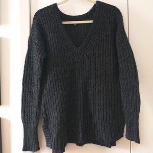 American Eagle Gray V-Neck Shaker Knit Side Vent Zip Tunic Sweater